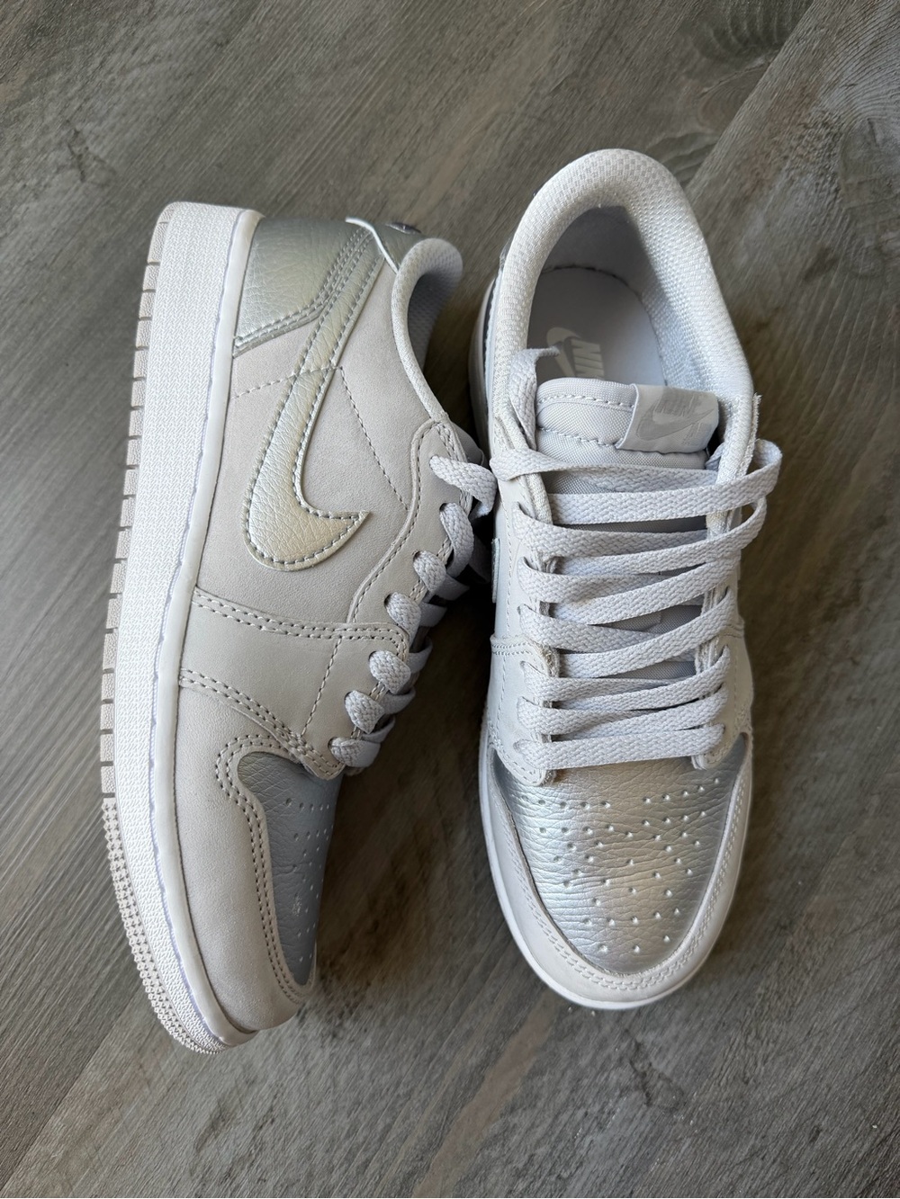 Nike Air Jordan 1 Low GS Light Gray White Sneakers Youth Boys Size 5.5Y